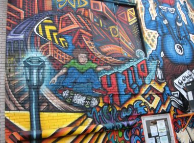Mural on boulevard St-Hélène by artist Hell-P